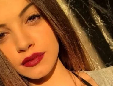 Άλλαξε, μεγάλωσε, ομόρφυνε: Η εγγονή της Τζένης Καρέζη είναι ο ορισμός της φυσικής ομορφιάς